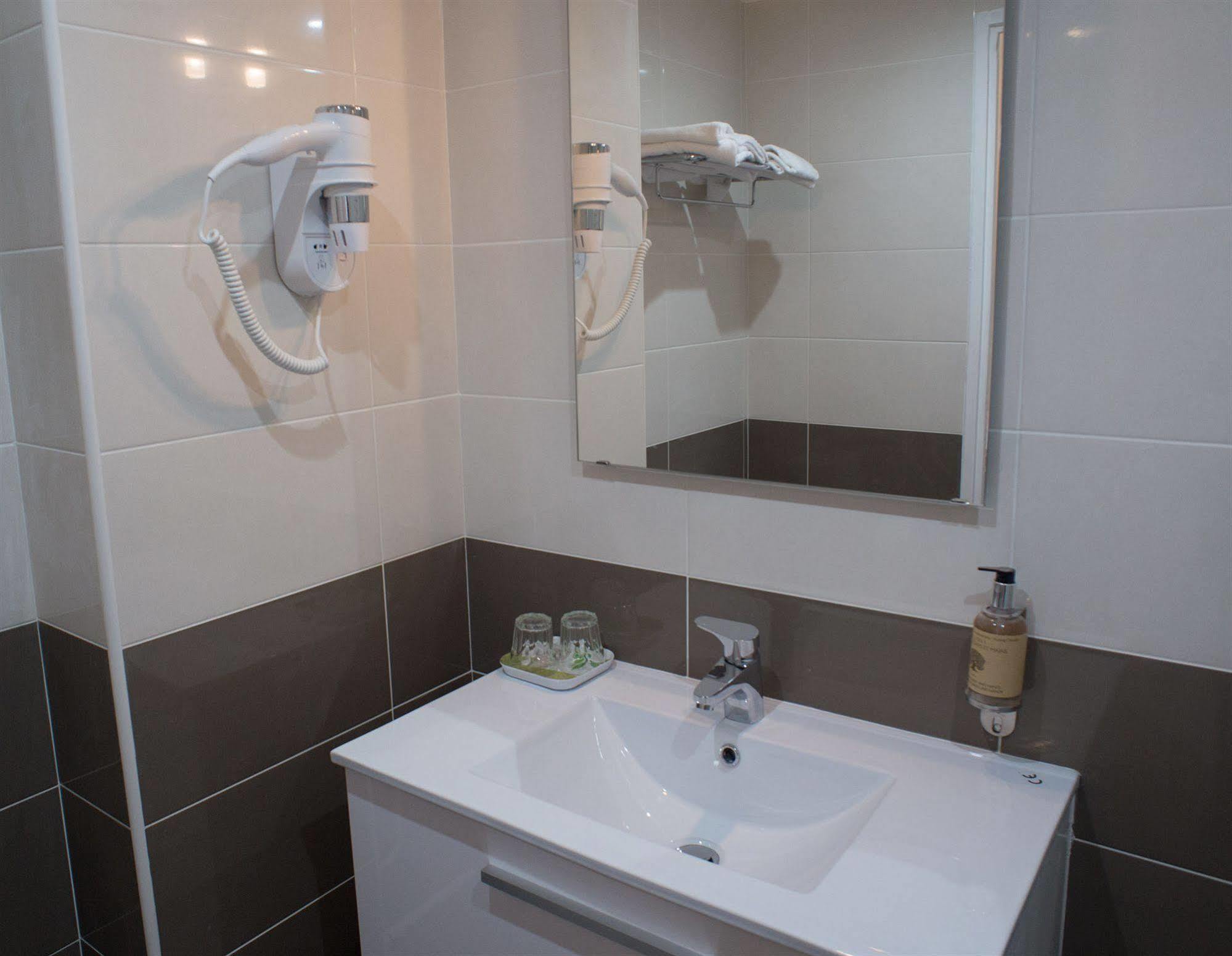 Milton Hotel Neuilly-Plaisance Zewnętrze zdjęcie